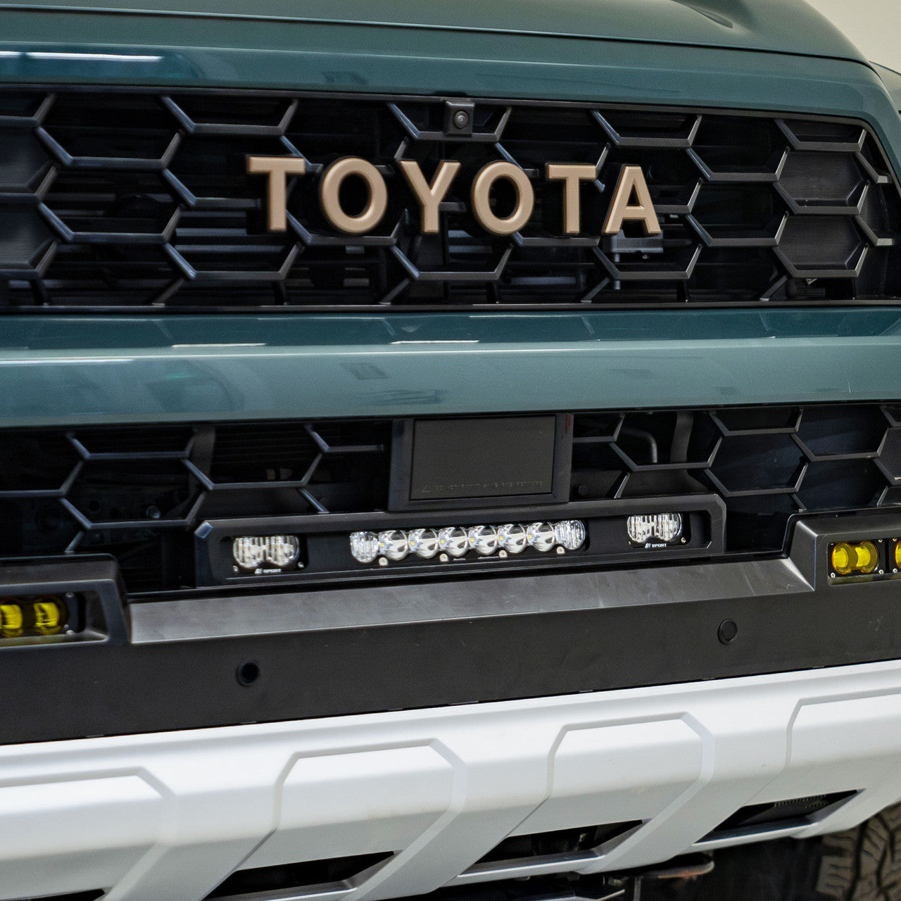 Baja Designs S8 10" / S2 Pro Grille Light Replacement Kit – 2025–2026 Toyota 4Runner TRD Pro