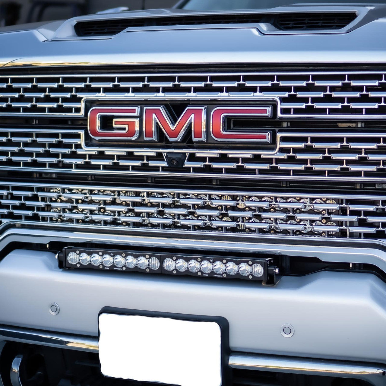 Baja Designs Dual S8 30" Behind-the-Grille Light Bar Kit - GMC Sierra 2500HD / 3500HD 2020-2023