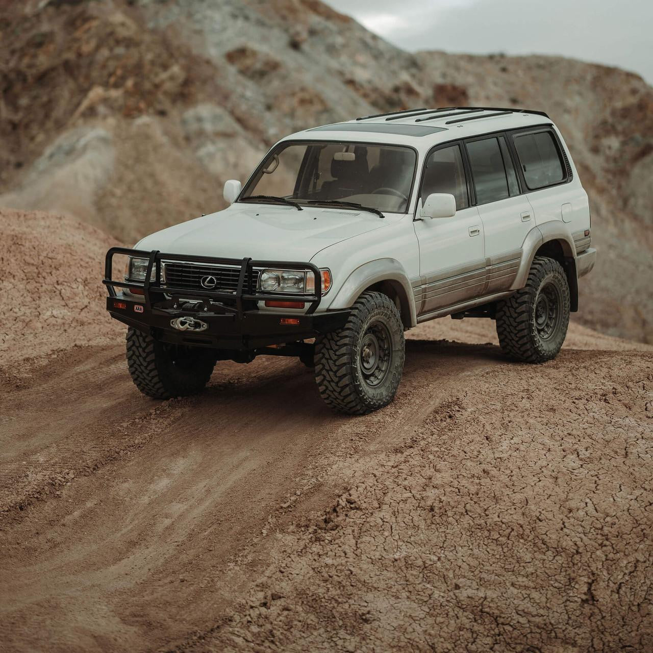 ARB Deluxe Front Bumper - Toyota Land Cruiser 80 Series / Lexus LX 450 1990-1997